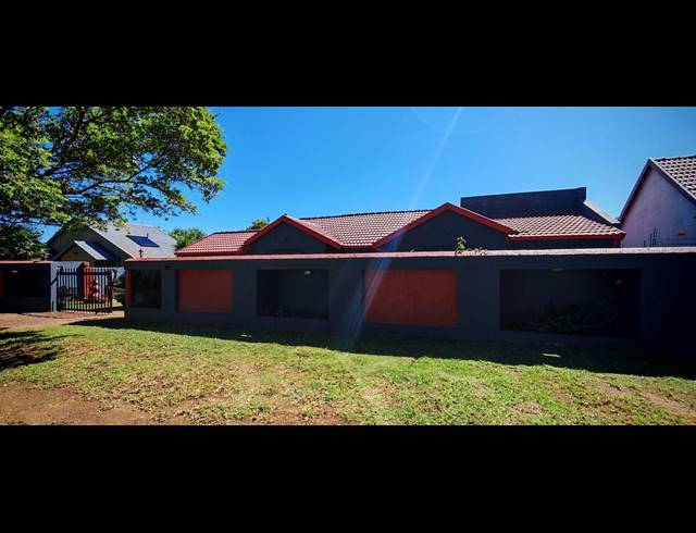 3 BEDROOM HOUSE FOR SALE IN ALBERTSDAL